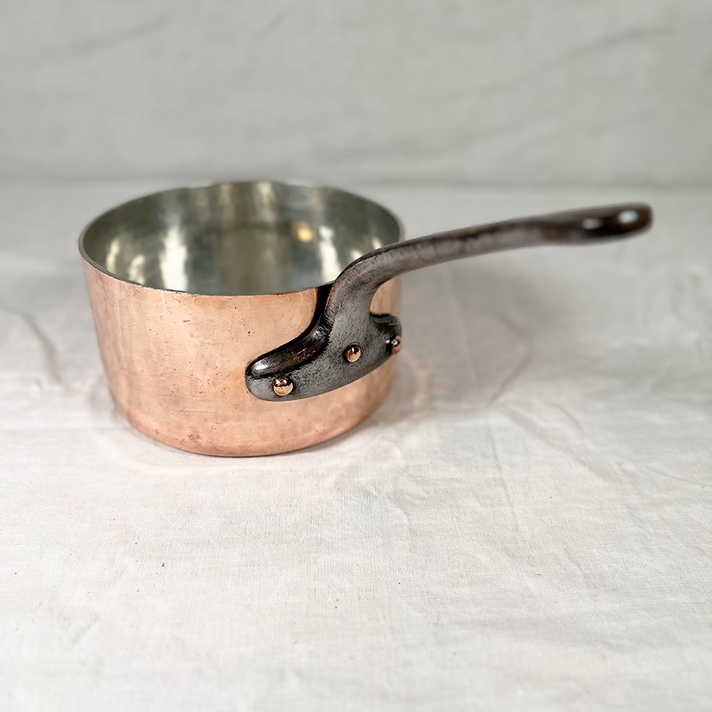 Vintage Restaurant Grade Saucepan: 8"D