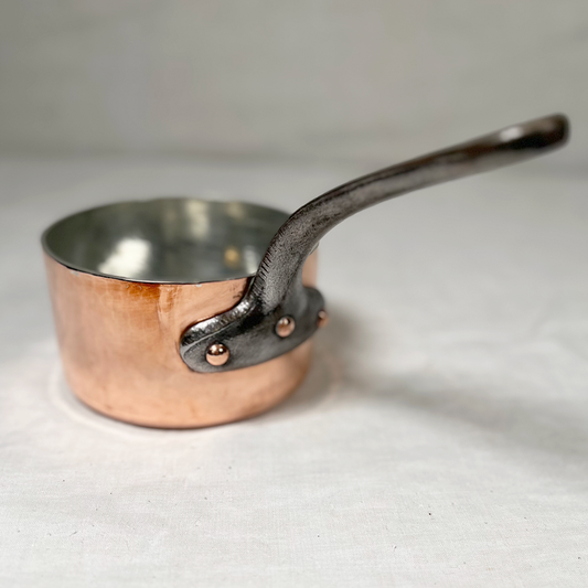 Vintage Restaurant Grade Saucepan:  5.5"D