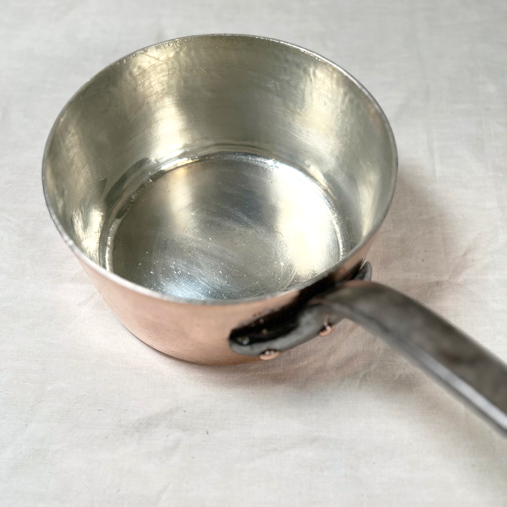 Vintage Restaurant Grade Saucepan: 9"D