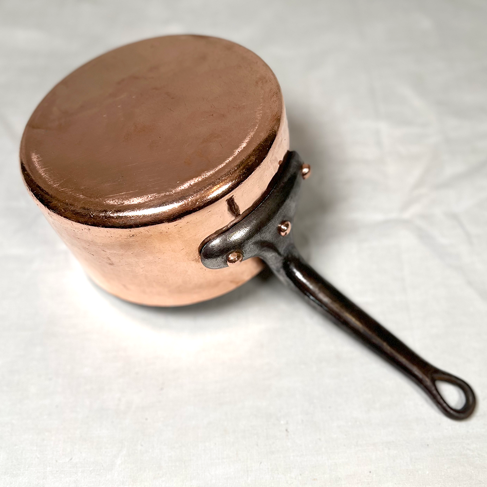 Vintage Restaurant Grade Saucepan:  7.25"D